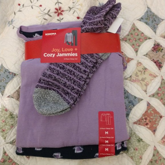 Pajama Set - Picture 1 of 2